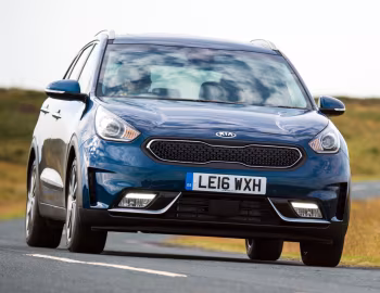 Kia Niro "First Edition" [UK-spec] (DE) '2016