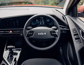 Торпедо Kia Niro HEV [UK-spec] (SG2) '2022–н.в.