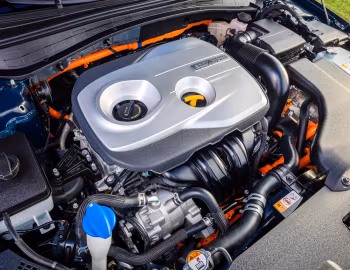 Under The Hood 2017–18 Kia Optima EX Hybrid [North America] (JF) '2016–18