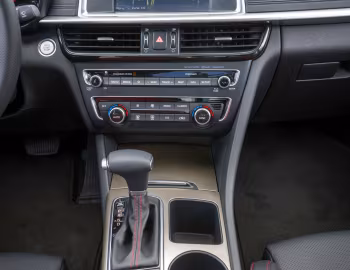Интерьер 2019–20 Kia Optima SX Turbo [North America] (JF) '2018–20