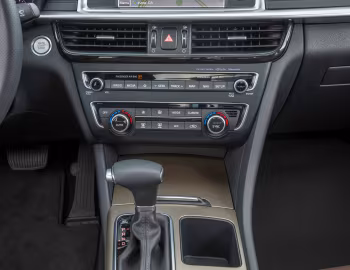 Интерьер 2019–20 Kia Optima SXL [North America] (JF) '2018–20