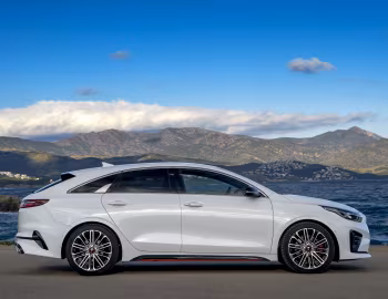 Kia ProCeed GT [UK-spec] '2019–21