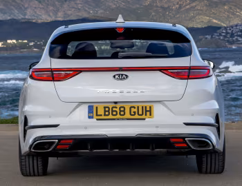 Kia ProCeed GT [UK-spec] '2019–21