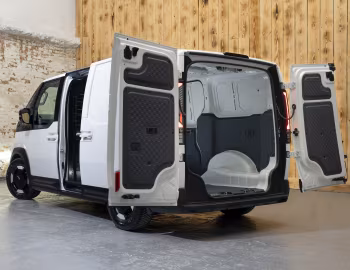 Kia PV5 Cargo L2H1 4-door [UK-spec] '2025–pr.