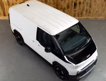 Kia PV5 Cargo L2H1 4-door [UK-spec] '2025–pr.