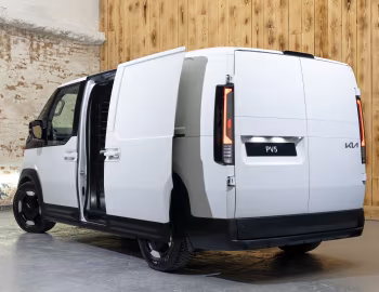 Kia PV5 Cargo L2H1 4-door [UK-spec] '2025–pr.