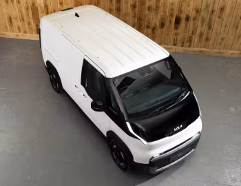 Kia PV5 Cargo L2H1 4-door [UK-spec] '2025–pr.