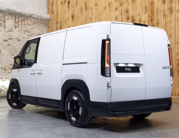 Kia PV5 Cargo L2H1 4-door [UK-spec] '2025–pr.