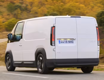 Kia PV5 Cargo L2H1 3-door [EU-spec] '2025–pr.