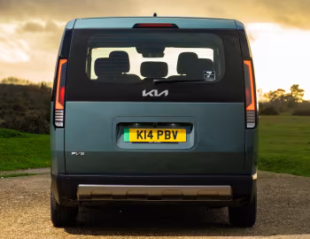 Kia PV5 Passenger [UK-spec] '2025–pr.
