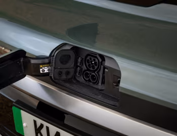 Kia PV5 Passenger [UK-spec] '2025–pr.