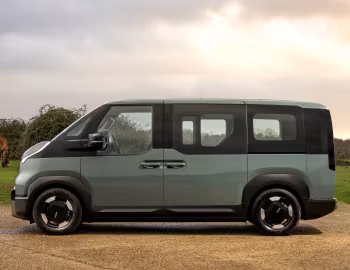 Kia PV5 Passenger [UK-spec] '2025–pr.