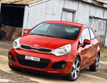 Kia Rio 3-door [Australia] (UB) '2011–15