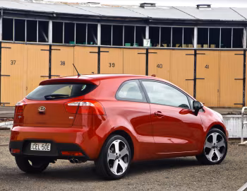 Kia Rio 3-door [Australia] (UB) '2011–15