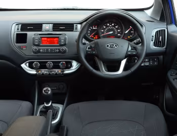 Торпедо Kia Rio 3-door EcoDynamics [UK-spec] (UB) '2012–15