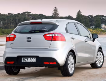 Kia Rio 5-door [Australia] (UB) '2011–15