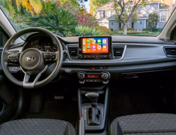 Торпедо 2021 Kia Rio S 5-door [North America] (YB) '2020–21