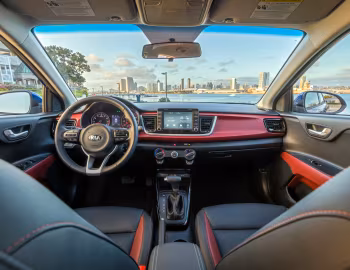 Торпедо 2018–20 Kia Rio 5-door [North America] (YB) '2017–20