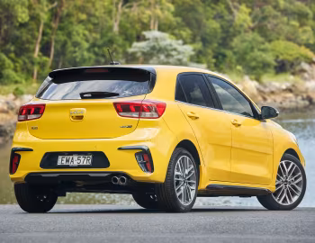 Kia Rio GT-Line [Australia] (YB) '2022–23