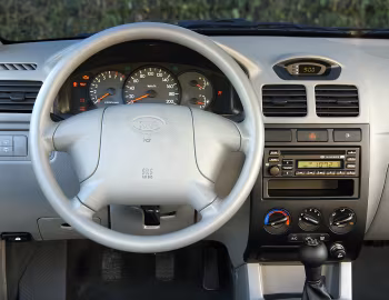 Торпедо Kia Rio Sedan [Worldwide] (DC) '2002–05