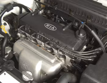 Под капотом Kia Rio Sedan [South Africa] (DC) '2002–05