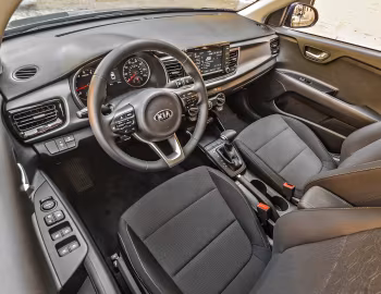 Интерьер 2018–20 Kia Rio Sedan [North America] (YB) '2017–20