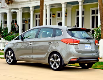 2014–17 Kia Rondo [Canada] (RP) '2013–17
