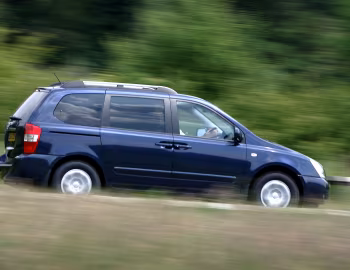Kia Sedona [UK-spec] '2006–10