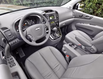 Интерьер 2011–12 Kia Sedona [North America] '2010–12
