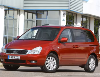 Kia Sedona [UK-spec] '2010–12