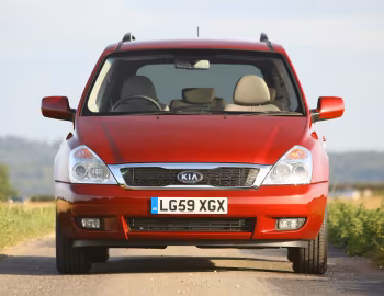 Kia Sedona [UK-spec] '2010–12