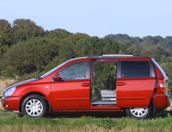 Kia Sedona [UK-spec] '2010–12