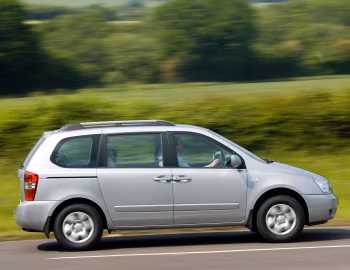 Kia Sedona [UK-spec] '2006–10