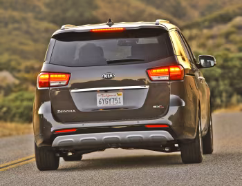 2015–18 Kia Sedona SXL [North America] (YP) '06.2014–18