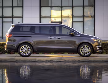 2015–18 Kia Sedona SXL [North America] (YP) '06.2014–18