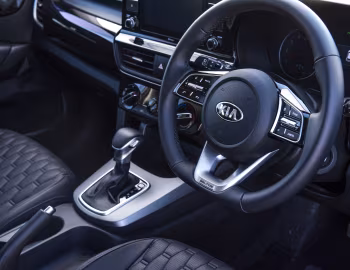 Интерьер Kia Seltos EX+ [South Africa] '2020–24