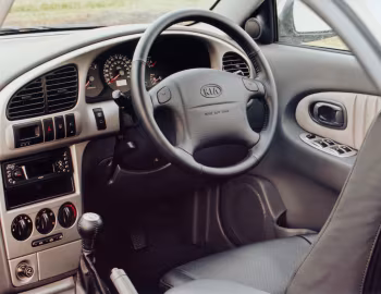 Торпедо Kia Shuma II [UK-spec] '2001–04