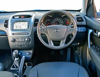 Торпедо Kia Sorento [UK-spec] (XM) '2012–15