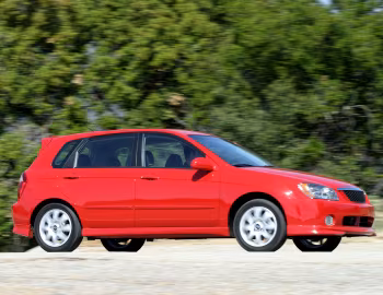 2005–06 Kia Spectra5 [North America] (LD) '2004–06