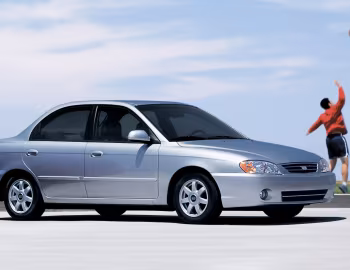 2001–04 Kia Spectra Sedan [North America] (SD) '11.2000–11.2003