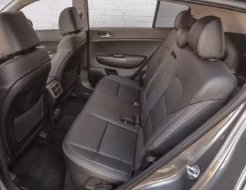 Интерьер 2017–19 Kia Sportage EX [North America] (QL) '2016–19
