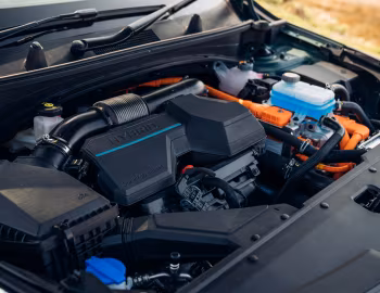 Под капотом Kia Sportage PHEV AWD [UK-spec] (NQ5) '2022–25