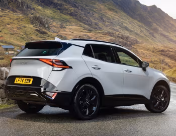 Kia Sportage "Shadow" [UK-spec] (NQ5) '2024–25