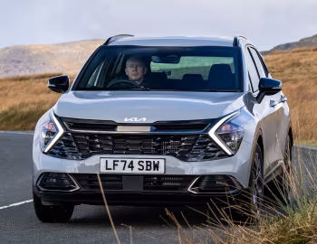 Kia Sportage "Shadow" [UK-spec] (NQ5) '2024–25