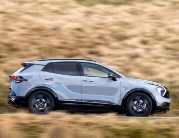 Kia Sportage "Shadow" [UK-spec] (NQ5) '2024–25