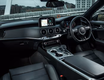 Торпедо Kia Stinger GT-Line [UK-spec] (CK) '2017–19