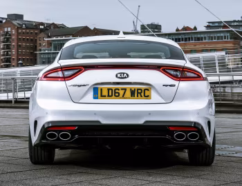 Kia Stinger GT-Line [UK-spec] (CK) '2017–19
