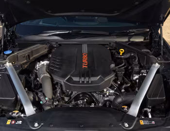 Пад капотам Kia Stinger GT S [UK-spec] (CK) '2022