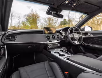 Інтэр'ер Kia Stinger GT S [UK-spec] (CK) '2022