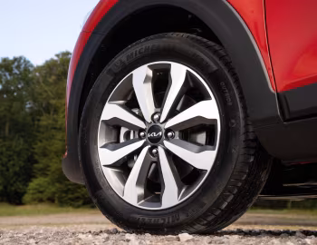 Kia Stonic [UK-spec] (YB) '2021–25
